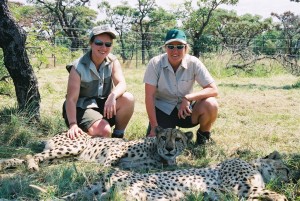 Hel and M with cheetah (3)